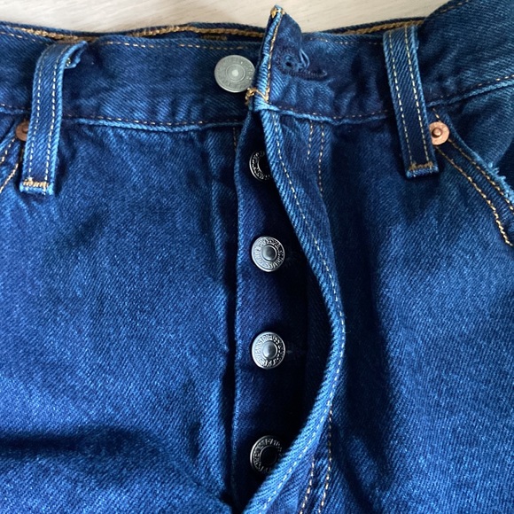 Levi’s 501 High Rise Shorts - Picture 4 of 10